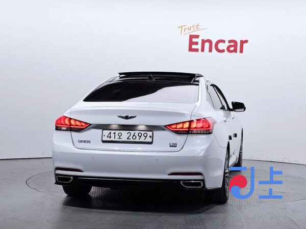 Hyundai Genesis white - KMHGM41DDFU055765 - Image 4