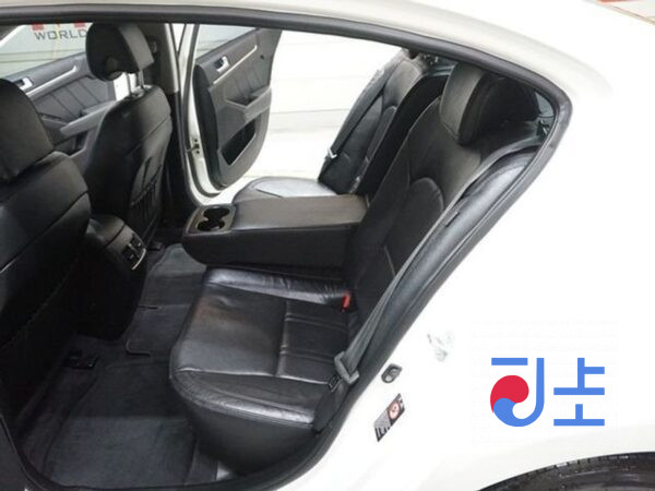 Kia K7 white - KNALM415BCA088439 - Image 11