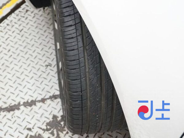 Kia K7 white - KNALM415BCA088439 - Image 20