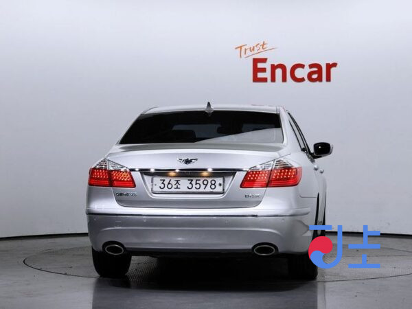 Hyundai Genesis silver - KMHGB41AP9U045455 - Image 4