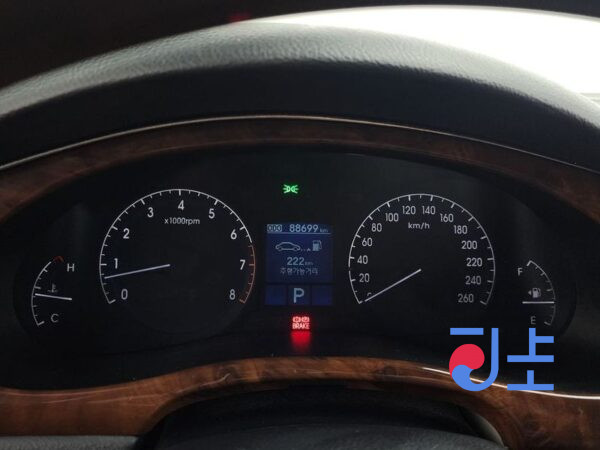 Hyundai Genesis silver - KMHGB41AP9U045455 - Image 8