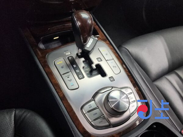 Hyundai Genesis silver - KMHGB41AP9U045455 - Image 9
