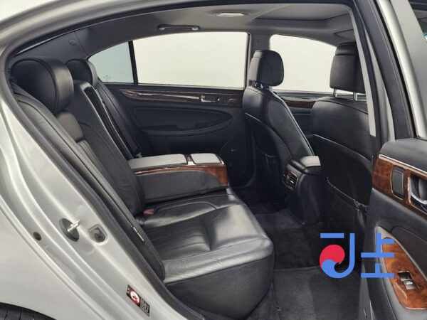 Hyundai Genesis silver - KMHGB41AP9U045455 - Image 12
