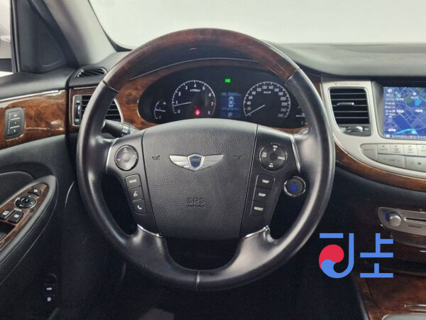 Hyundai Genesis silver - KMHGB41AP9U045455 - Image 13