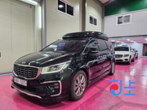 Kia Carnival black - KNAMC81ABKS574365