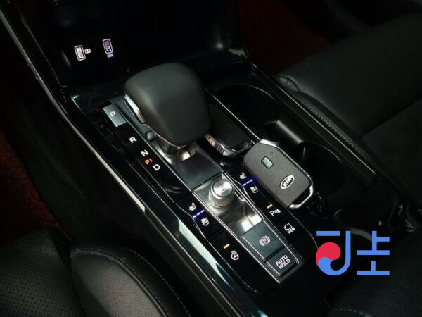 Kia K7 grey - KNALC41BBLA202902 - Image 9