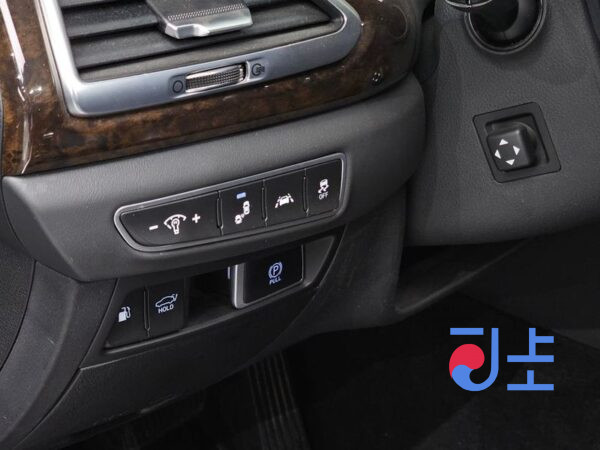 Genesis G90 blue - KMHG141DBKU072250 - Image 17