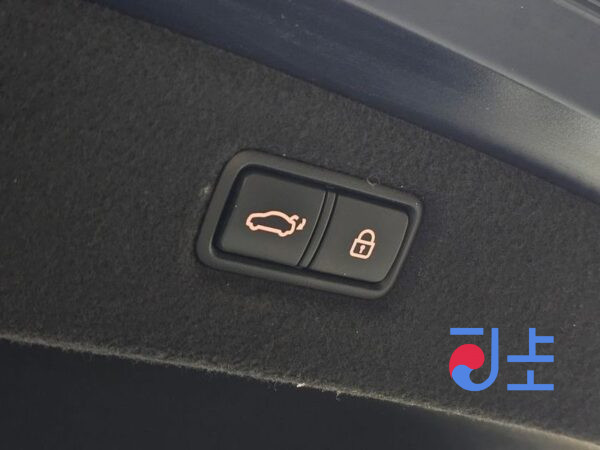 Genesis G90 blue - KMHG141DBKU072250 - Image 19