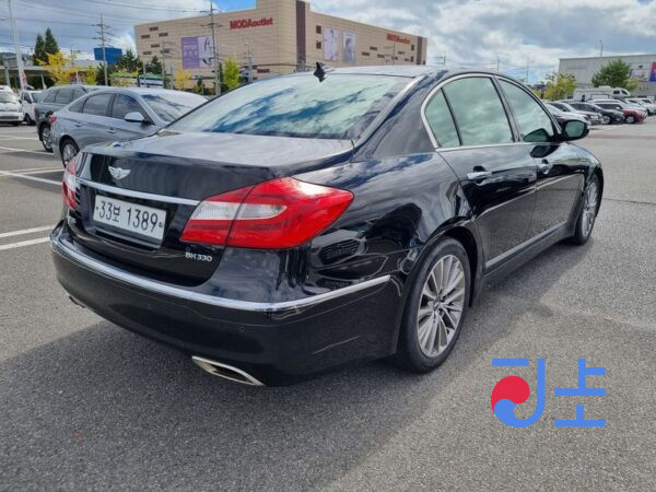 Hyundai Genesis black - KMHGA41BBDU224252 - Image 2