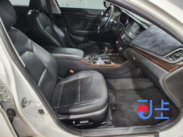 Kia K7 white - KNALM416BFA181384 - Image 10