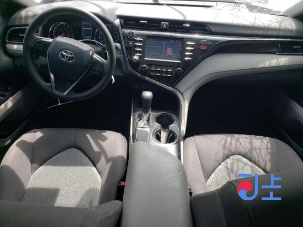 Toyota Camry 2017 White — AXVH701018194 - Image 6