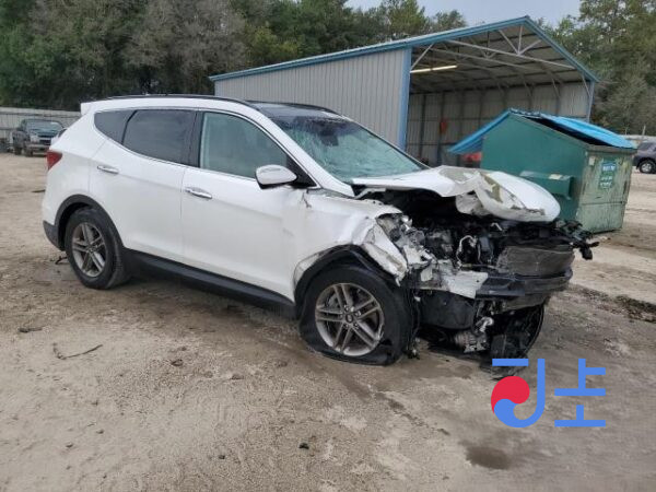 2018 Hyundai SantaFe White - KMHS381CDKU025175 - Image 5