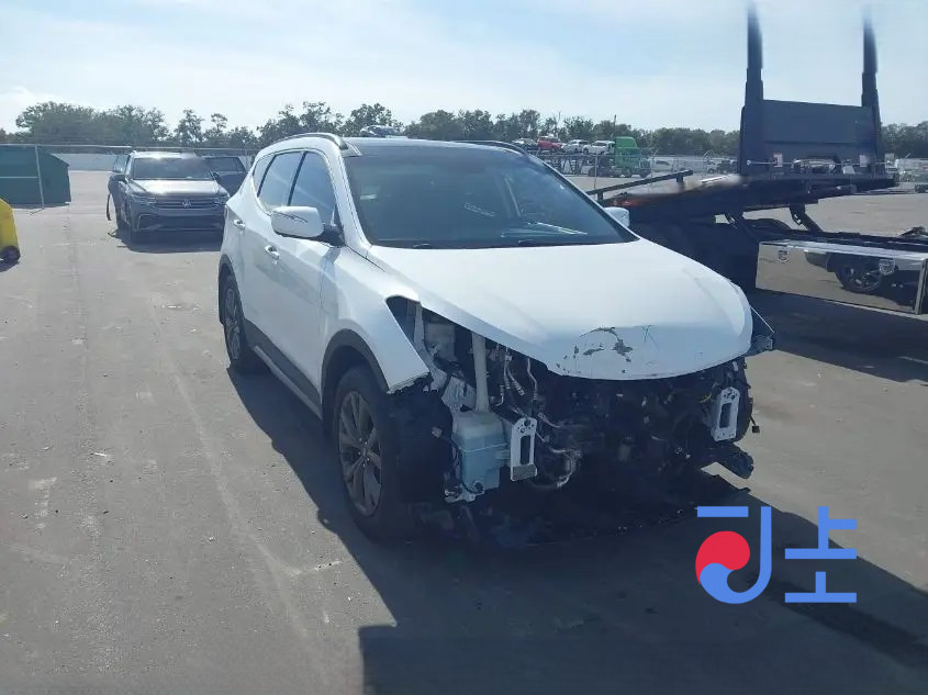 2017 Hyundai SantaFe White - KMHSW81UBJU811471 - Image 5