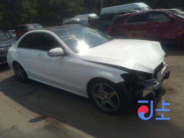 2016 Mercedes-Benz C200 White — WDDWF4CB8HF453374 - Image 5