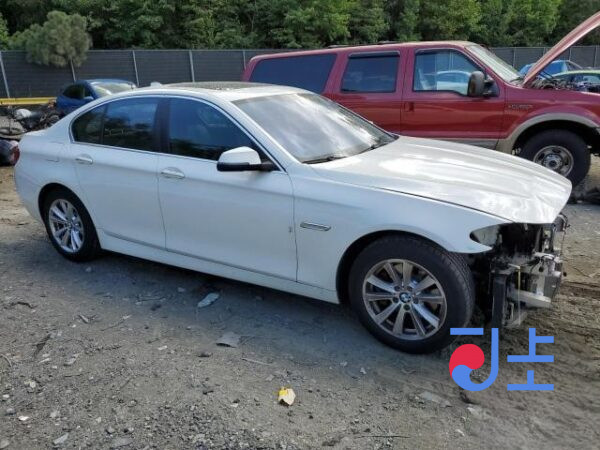 2014 BMW 5-Series 520d White — WBA5E5105FG055074 - Image 5