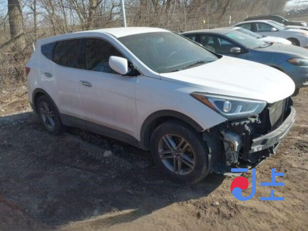 2018 Hyundai SantaFe White - KMHS281BDKU059780 - Image 5