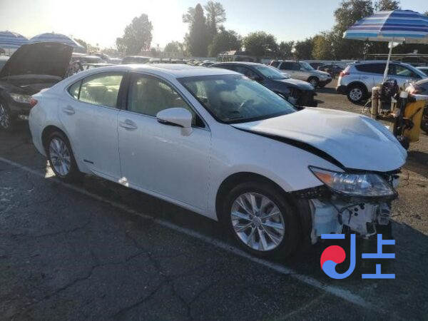 2015 Lexus ES300H White — JTHBW1GG8G2111182 - Image 5