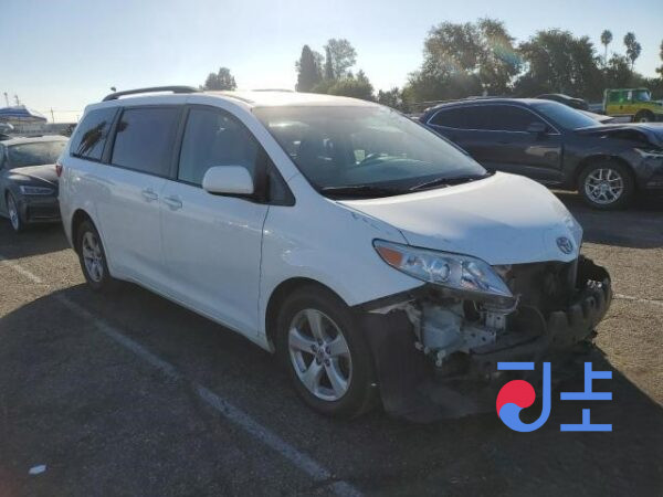 2015 Toyota Sienna White — 5TDDK3DC5FS107259 - Image 5
