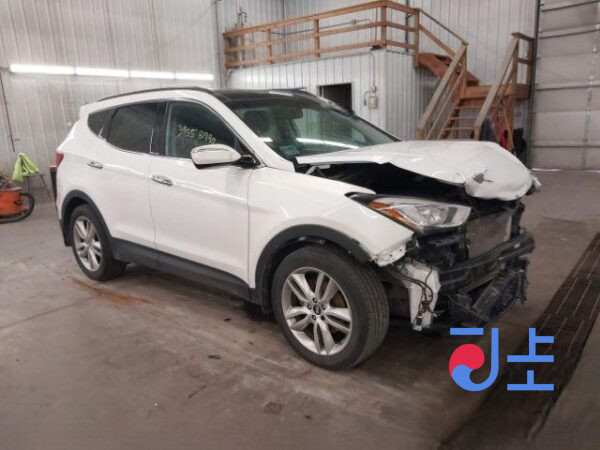 2015 Hyundai SantaFe White - KMHSW81UDGU620167 - Image 5