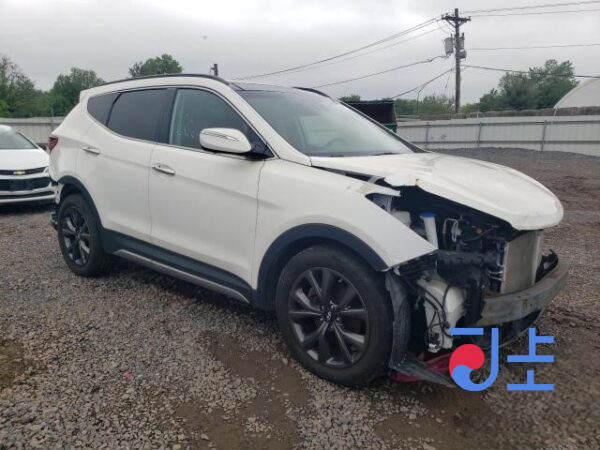 2017 Hyundai SantaFe White - KMHSW81XDJU771736 - Image 5