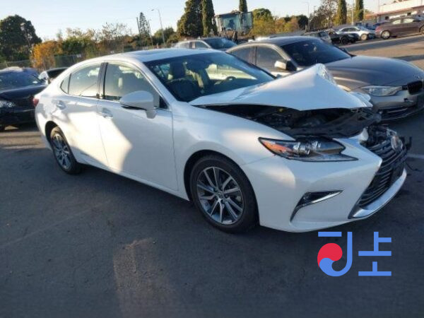 2017 Lexus ES300H White — JTHBW1GG2J2171563 - Image 5