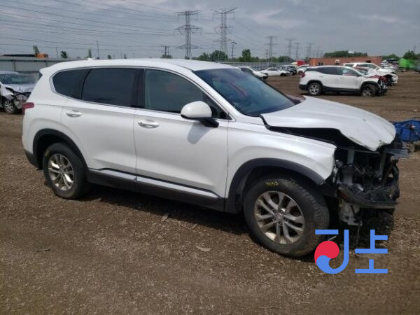 2018 Hyundai Santa Fe White - KMHS281BBKU032305 - Image 5