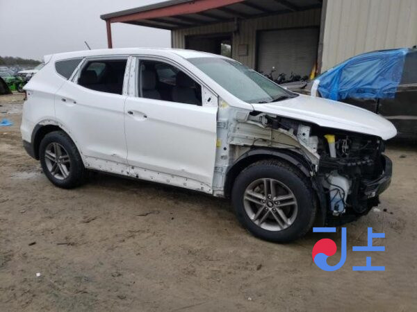 2018 Hyundai SantaFe White - KMHS381CBKU011363 - Image 5