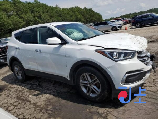2018 Hyundai SantaFe White - KMHSW81UBJU862229 - Image 5