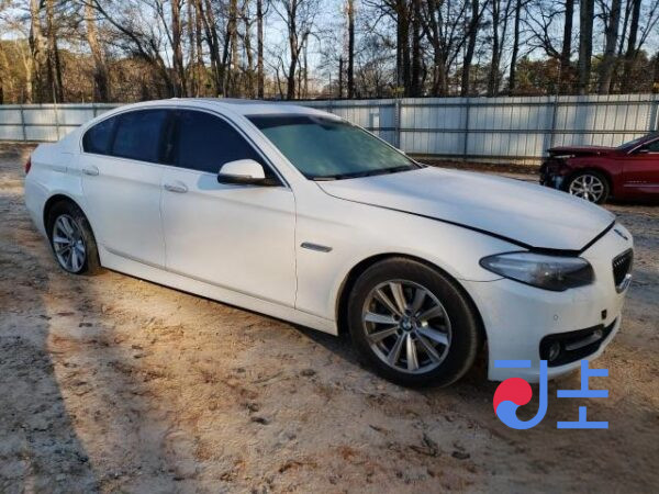 2015 BMW 5-Series 520d xDrive White — WBA5E7107FGK08954 - Image 5