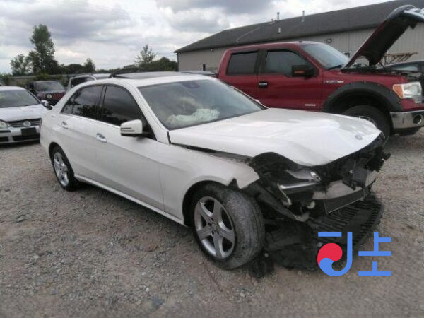 2014 Mercedes-Benz E300 White — WDDHF5FB3EA914757 - Image 5