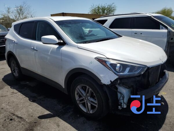 2018 Hyundai SantaFe White - KMHS581CBKU111006 - Image 5