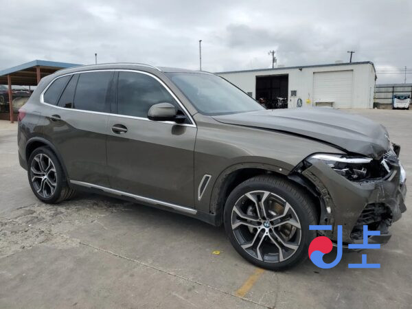 2023 BMW X5 xDrive30d Brown — WBAJU8107P9R21690 - Image 5