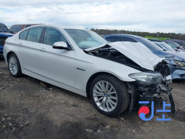 2015 BMW 5-Series 520d xDrive White — WBA5E7102FD676169 - Image 5