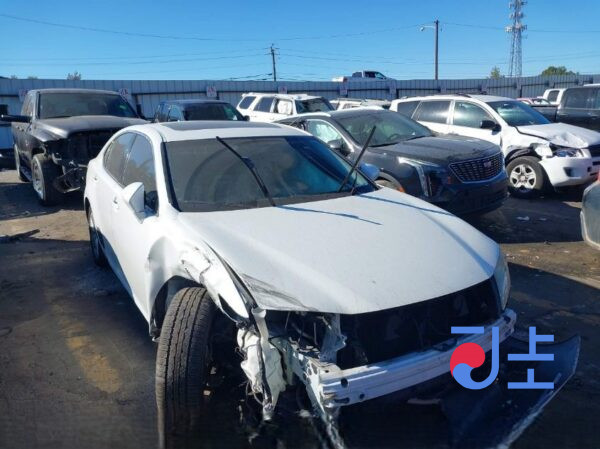 2014 Lexus ES300H White — JTHBW1GG5E2051228 - Image 5
