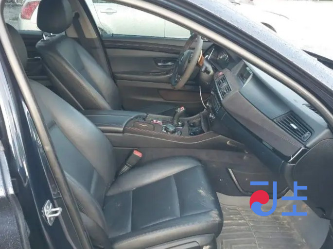 2015 BMW 5-Series 520d xDrive Dark Blue — WBA5E7101FD676468 - Image 6