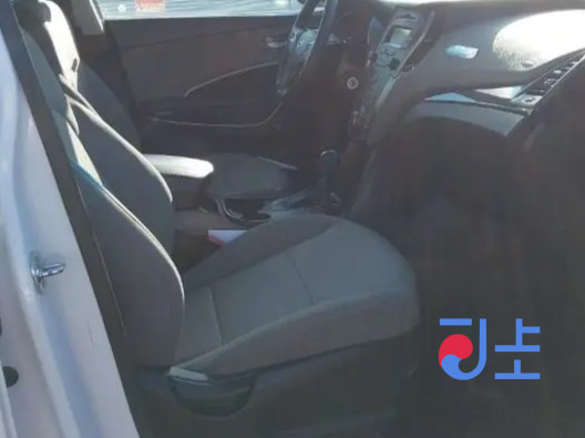 2016 Hyundai SantaFe White - KMHSW81XDHU735853 - Image 6