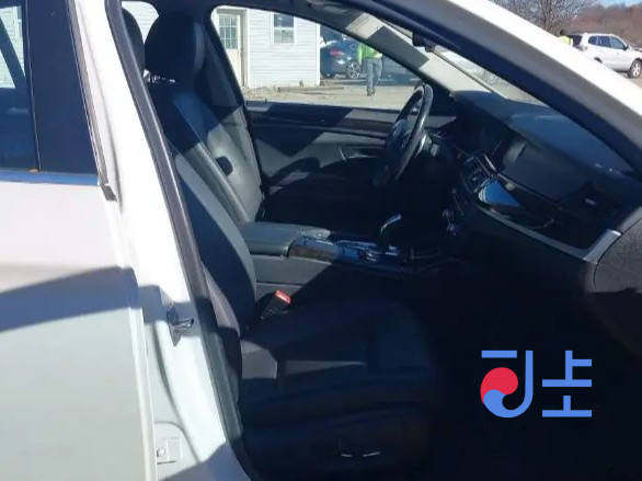 2014 BMW 5-Series 520d White — WBA5C3109ED765458 - Image 6