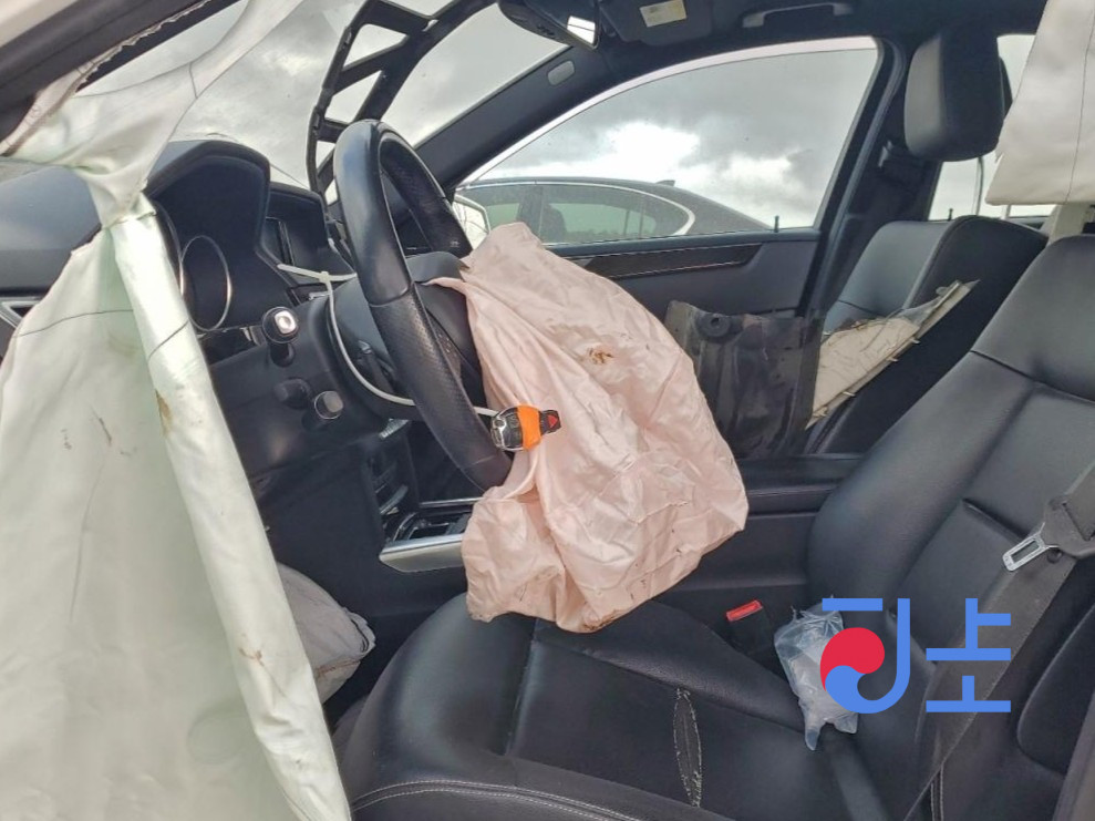 2014 Mercedes Benz E Class E220 White - WDDHF0CB8EB076114 - Image 6