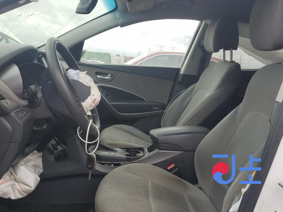 2015 Hyundai SantaFe White — KMHSW81UDGU612761 - Image 6