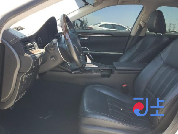 2016 Lexus ES300H White — JTHBW1GG2H2142610 - Image 6