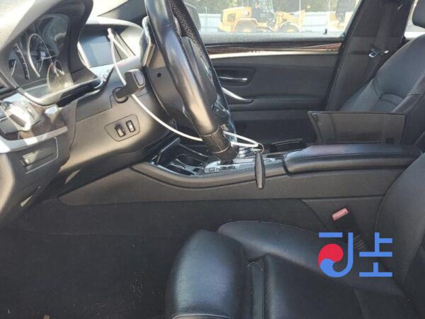 2014 BMW 5-Series 520d xDrive Black — WBA5E7106FD675798 - Image 6