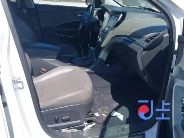 2015 Hyundai SantaFe White - KMHSW81UDGU569330 - Image 6