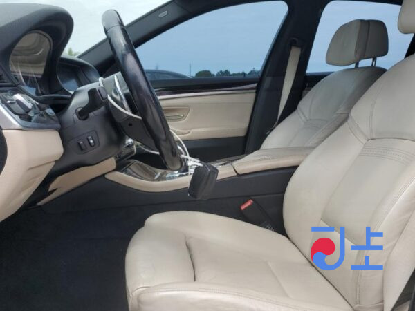 2016 BMW 5-Series 520d xDrive White — WBA5E7103GG565243 - Image 6