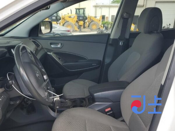 2018 Hyundai SantaFe White - KMHS381BBKU008007 - Image 6