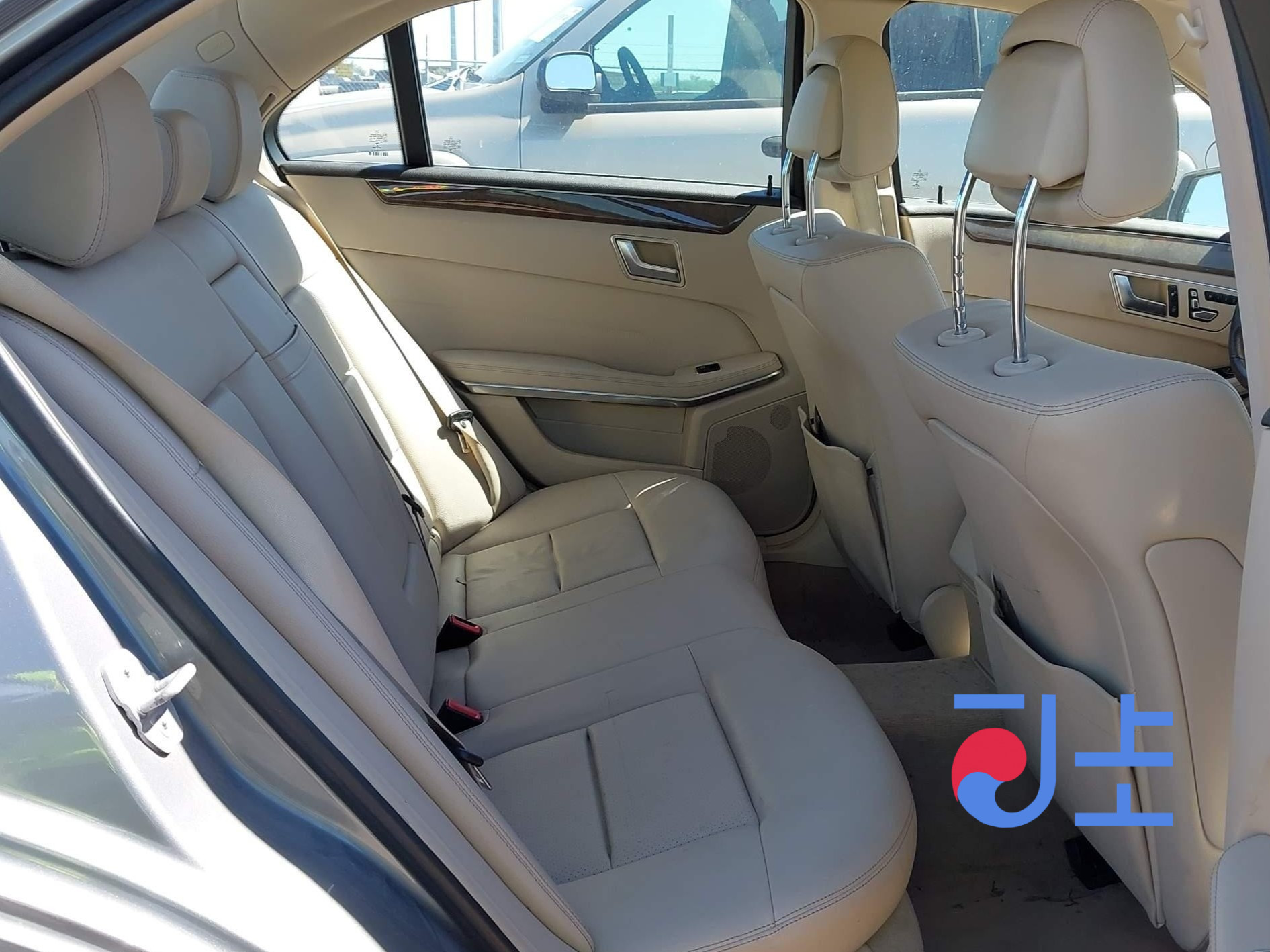 2014 Mercedes-Benz E250 4Matic Gray — WDDHF8CBXEB021467 - Image 7