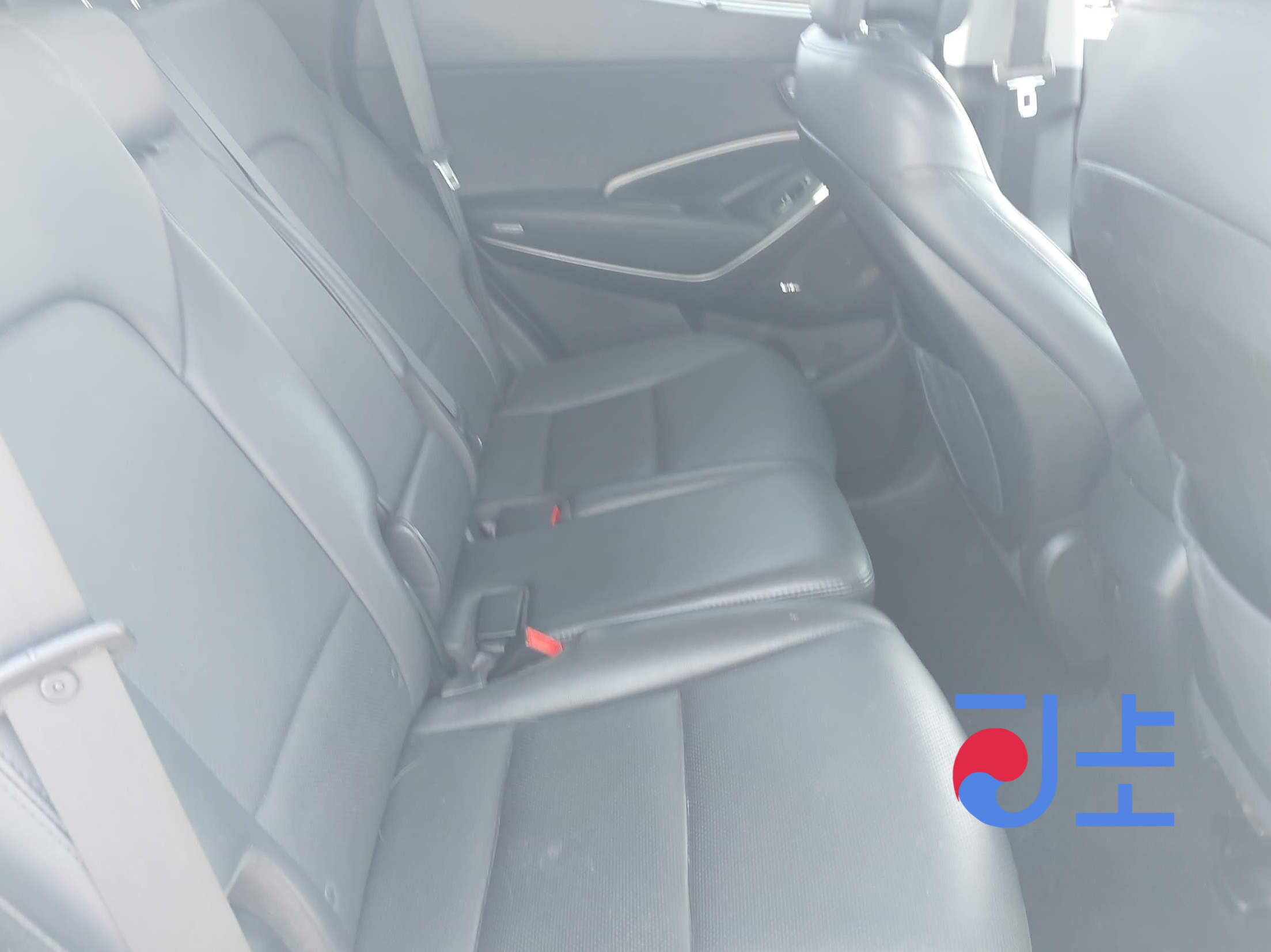 2017 Hyundai SantaFe White - KMHSW81UBJU811471 - Image 7