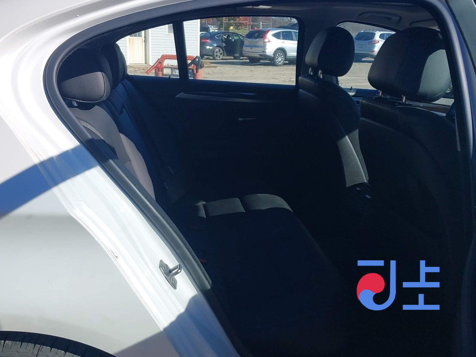 2014 BMW 5-Series 520d White — WBA5C3109ED765458 - Image 7