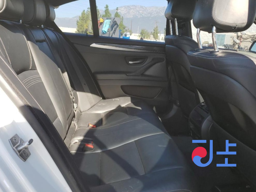 2015 BMW 5-Series 520d xDrive White — WBA5E7106FG154580 - Image 7