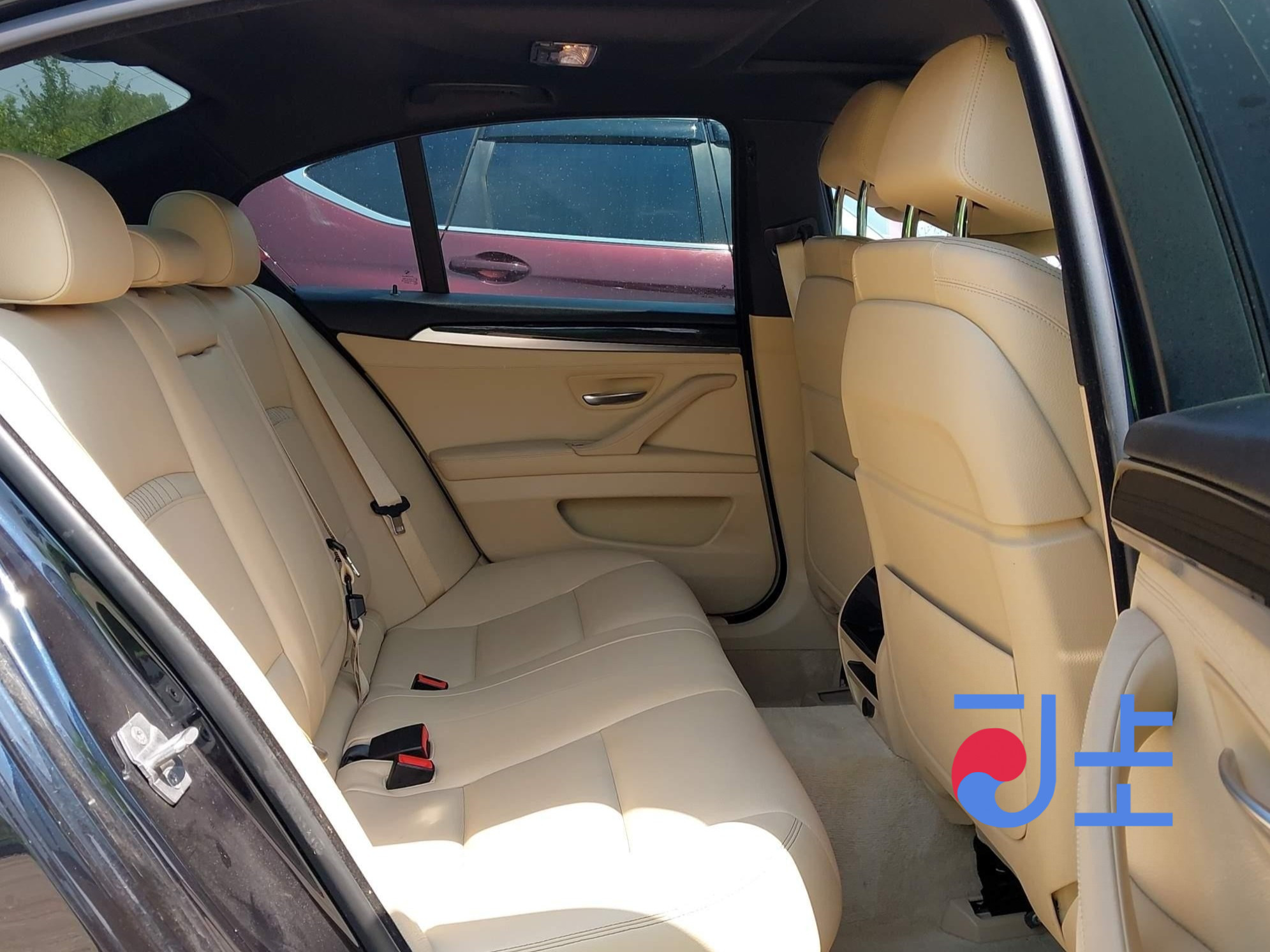 2015 BMW 5-Series 520d xDrive Black — WBA5E7100FG154459 - Image 7