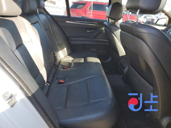 2014 BMW 5-Series 520d White — WBA5E5104FG059293 - Image 7